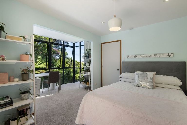 Photo of property in 17b Rangitoto Terrace, Milford, Auckland, 0620