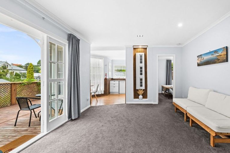 Photo of property in 32 Milton Road, Bluff Hill, Napier, 4110