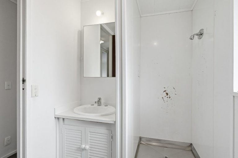 Photo of property in 52 Acacia Street, Kelvin Grove, Palmerston North, 4414