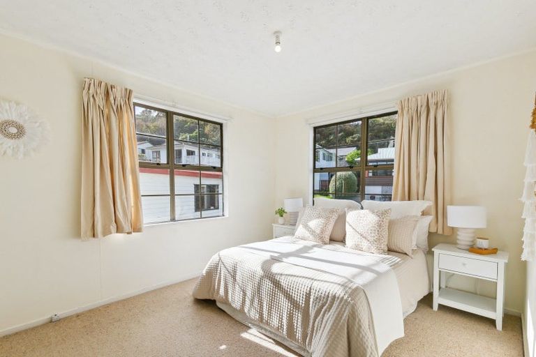 Photo of property in 65 Percy Dyett Drive, Karori, Wellington, 6012