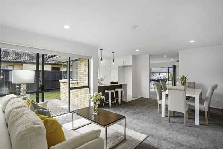 Photo of property in 34 Sandwick Drive, Weymouth, Auckland, 2103