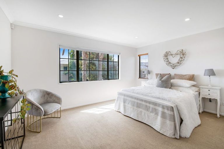 Photo of property in 1/24 James Street, Bayview, Auckland, 0629