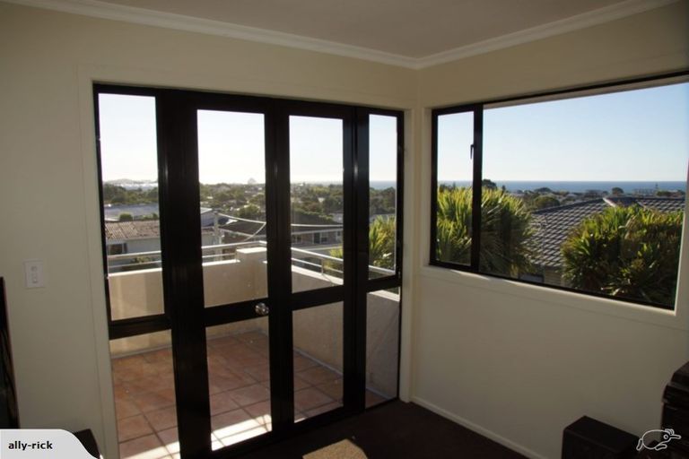 Photo of property in 49 Paynters Avenue, Strandon, New Plymouth, 4312