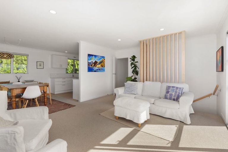 Photo of property in 25a Houghton Bay Road, Houghton Bay, Wellington, 6023