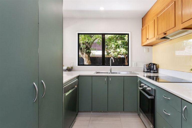 Photo of property in 18 Kotare Street, Fendalton, Christchurch, 8041