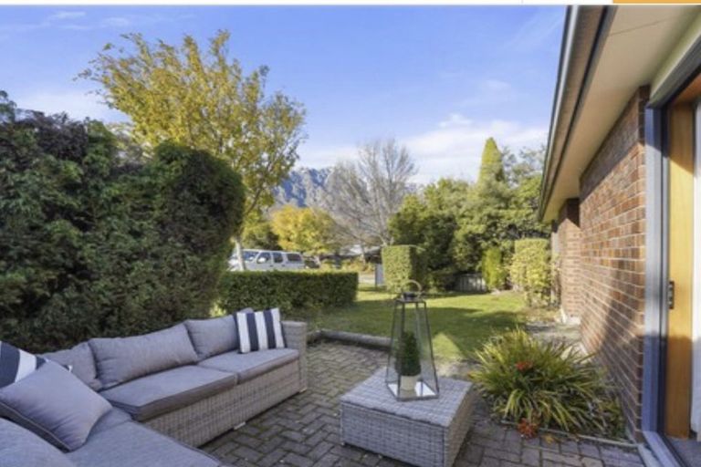 Photo of property in 50a Elm Tree Avenue, Frankton, Queenstown, 9300