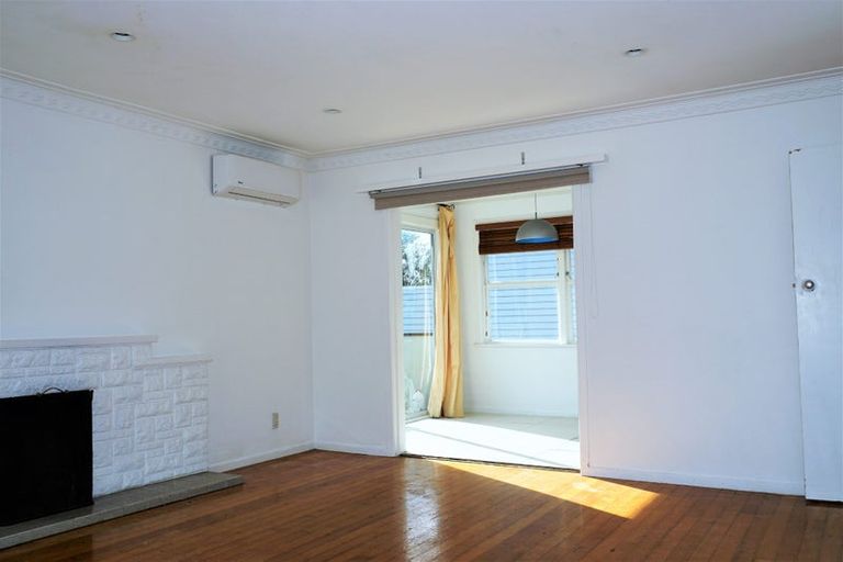 Photo of property in 1/70 Archers Road, Glenfield, Auckland, 0629