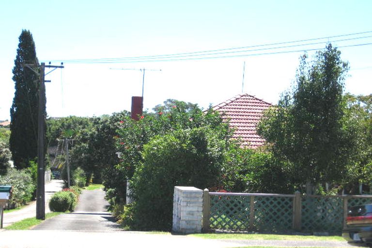 Photo of property in 1/45 Shakespeare Road, Milford, Auckland, 0620