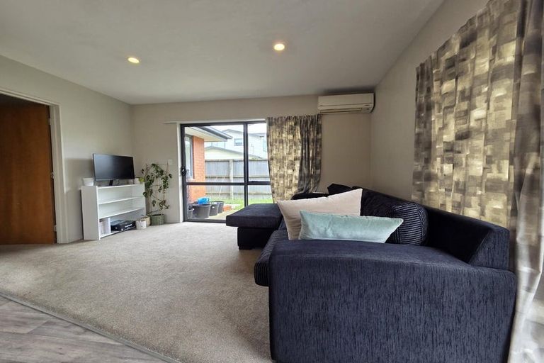 Photo of property in 2/76 Wharenui Road, Upper Riccarton, Christchurch, 8041