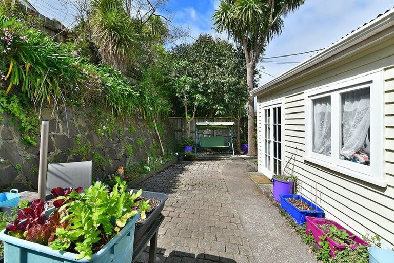 Photo of property in 1/6 Carlisle Road, Browns Bay, Auckland, 0630