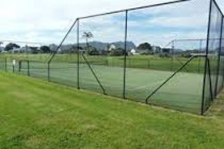 Photo of property in 370 One Tree Point Road, One Tree Point, 0118