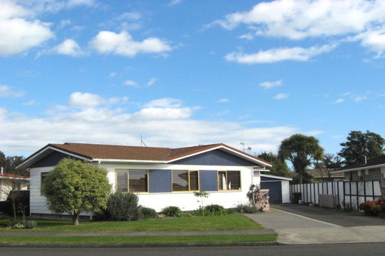 Photo of property in 92 Kennedy Drive, Levin, 5510