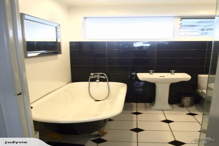 Photo of property in 3/2a Earnoch Avenue, Takapuna, Auckland, 0622