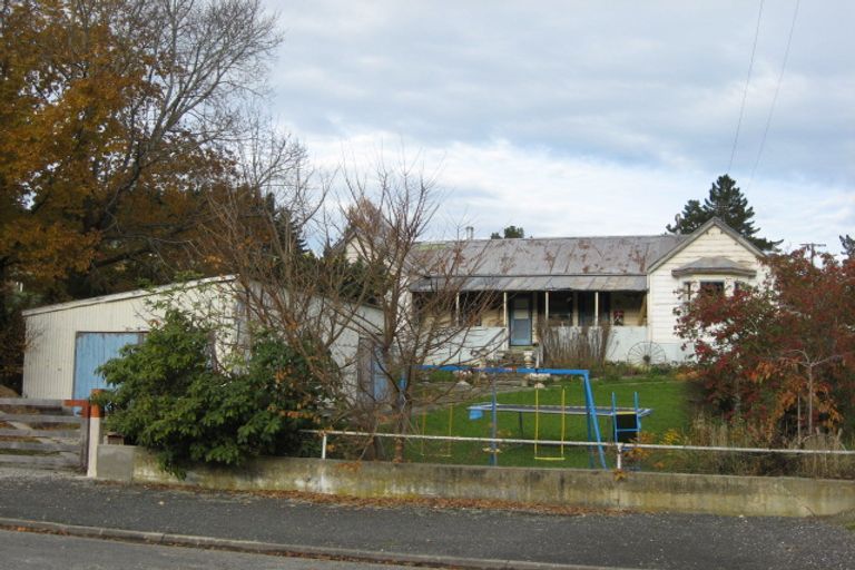 Photo of property in 54 Irvine Street, Lawrence, 9532