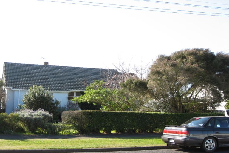 Photo of property in 17 Karaka Street, Merrilands, New Plymouth, 4312