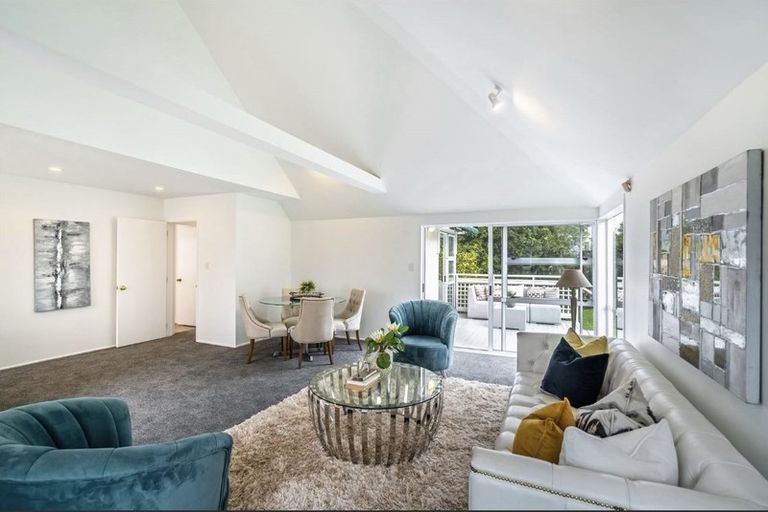 Photo of property in 1/1 Valley Road, Northcote, Auckland, 0626