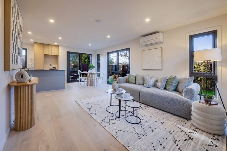 Photo of property in 11 Kaaramuramu Lane, Mangere Bridge, Auckland, 2022