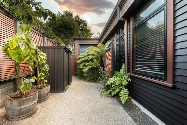 Photo of property in 2 Caldera Close, Pyes Pa, Tauranga, 3112