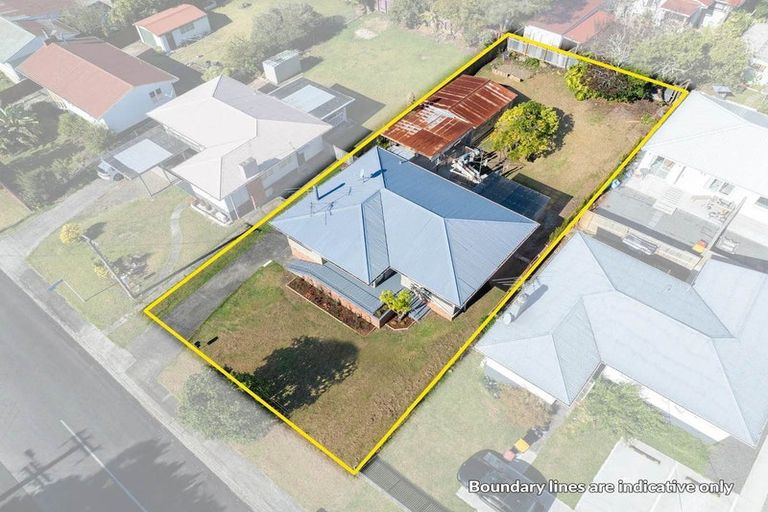 Photo of property in 7 Cobham Crescent, Kelston, Auckland, 0602