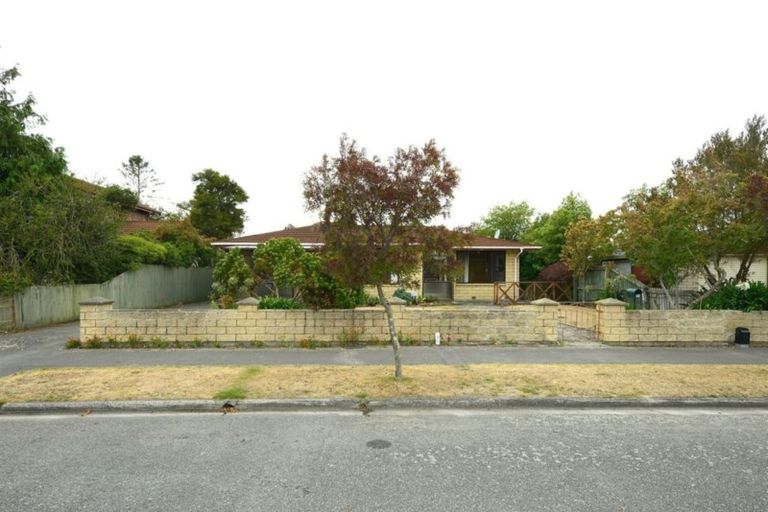 Photo of property in 56 Royal Park Drive, Parklands, Christchurch, 8083