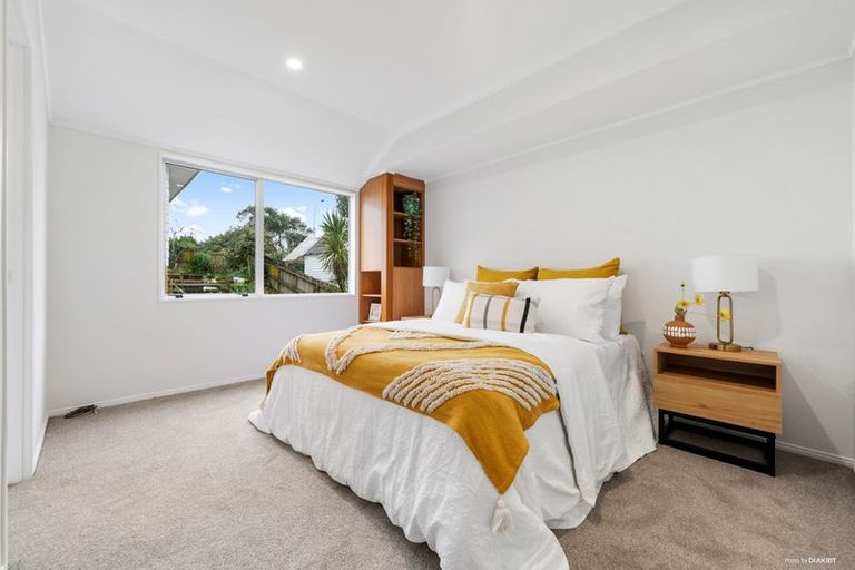 Photo of property in 1/9 Delisle Place, Windsor Park, Auckland, 0632