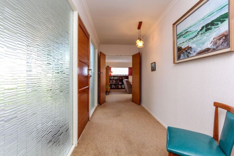 Photo of property in 5 Renown Place, Spotswood, New Plymouth, 4310