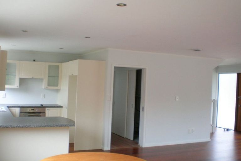 Photo of property in 10 Norma Avenue, Te Atatu South, Auckland, 0610