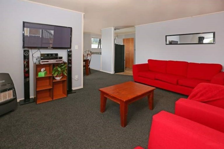 Photo of property in 188 Solar Road, Glen Eden, Auckland, 0602