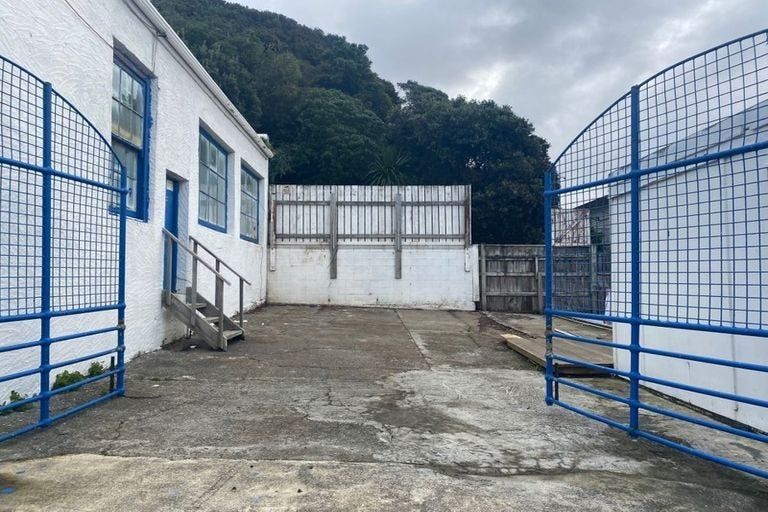 Photo of property in 212 Rongotai Road, Rongotai, Wellington, 6022