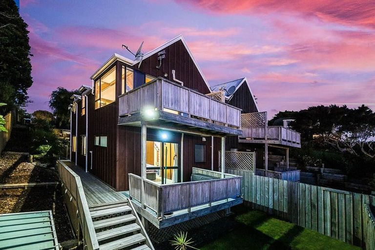 Photo of property in 2/164 Rangatira Road, Beach Haven, Auckland, 0626