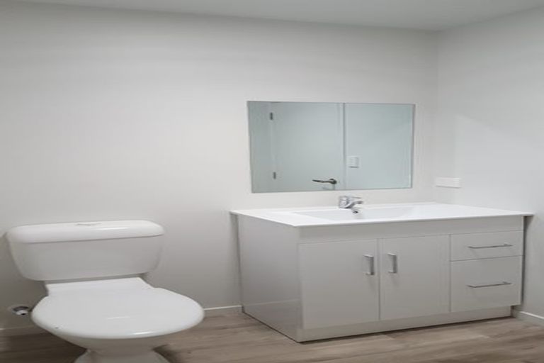 Photo of property in 72 Parrs Cross Road, Henderson, Auckland, 0612