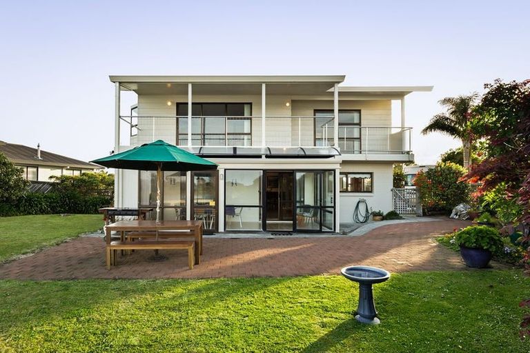 Photo of property in 16 Pohutukawa Drive, Athenree, Katikati, 3177