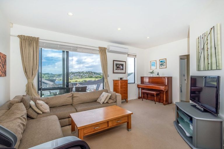 Photo of property in 20/22 Northcross Drive, Oteha, Auckland, 0632