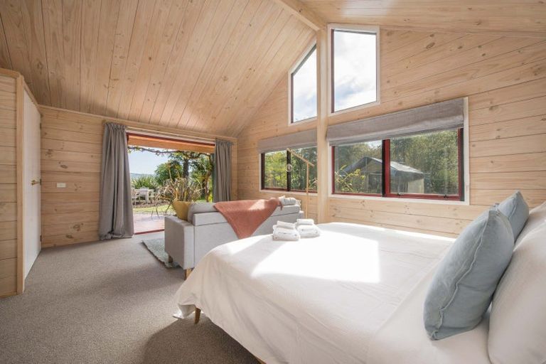 Photo of property in 18 Ralphine Way, Maitai, Nelson, 7010