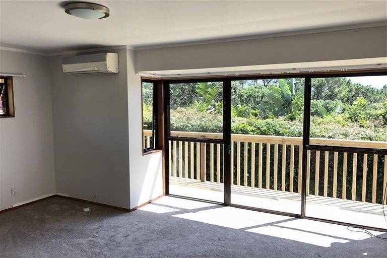 Photo of property in 2/3 Rae Road, Campbells Bay, Auckland, 0620