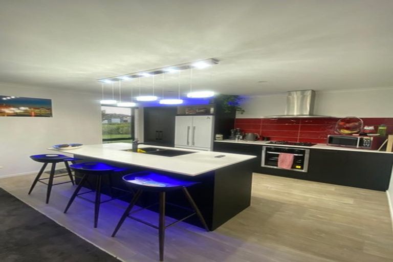 Photo of property in 28 Walter Lawry Road, Paerata, Pukekohe, 2124