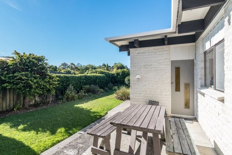Photo of property in 211 Te Moana Road, Waikanae, 5036