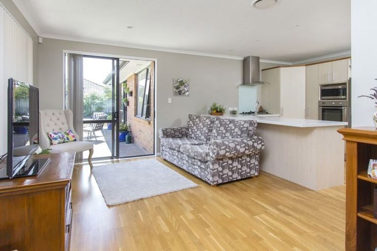 Photo of property in 13 Franshell Crescent, East Tamaki, Auckland, 2013