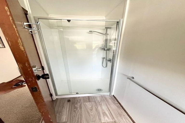 Photo of property in 36 Rangatira Road, Birkenhead, Auckland, 0626