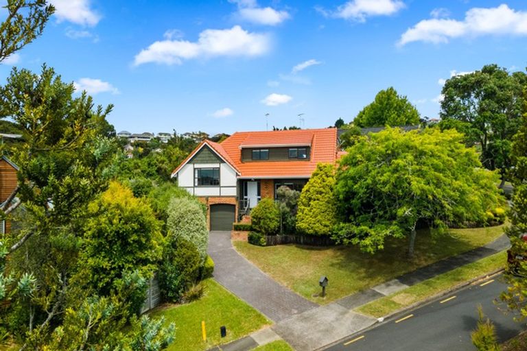 Photo of property in 25 Homewood Place, Chatswood, Auckland, 0626
