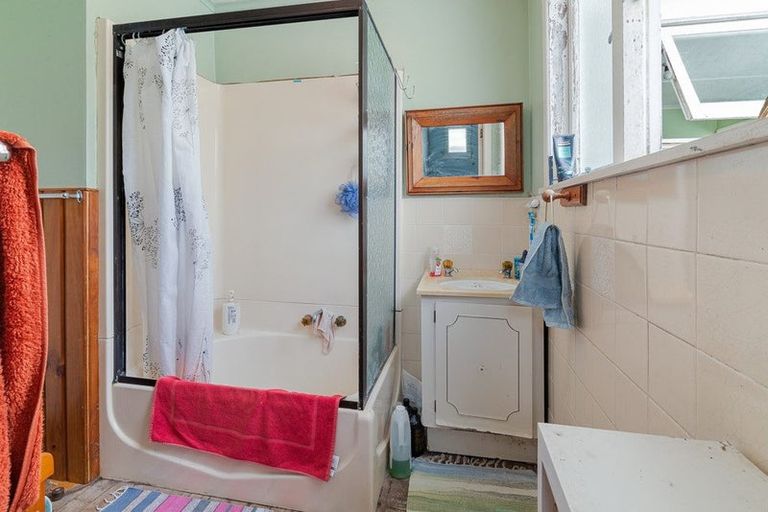 Photo of property in 30 Mcleod Road, Weymouth, Auckland, 2103