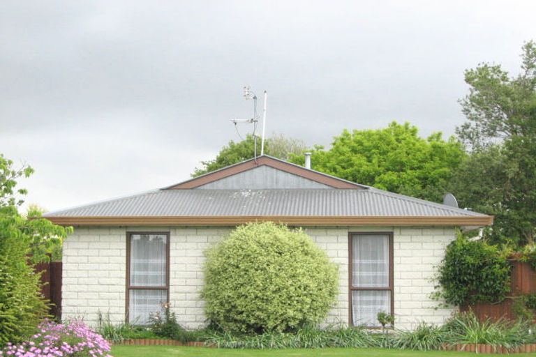 Photo of property in 12 Te Maru Place, Redwood, Christchurch, 8051