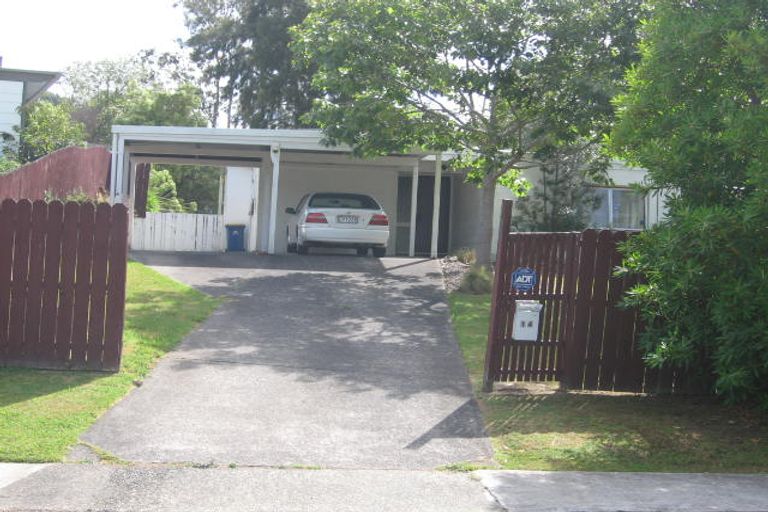 Photo of property in 14 Teviot Place, Totara Vale, Auckland, 0629