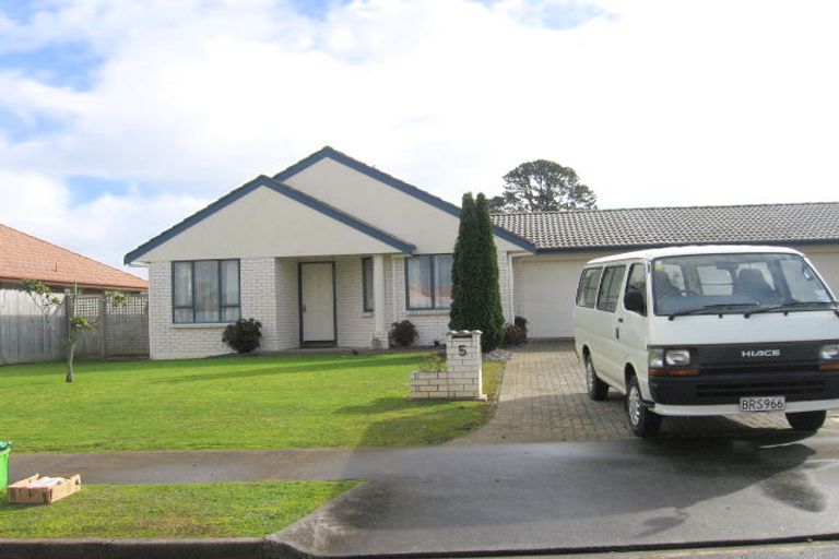 Photo of property in 5 Fernbrook Close, Burswood, Auckland, 2013