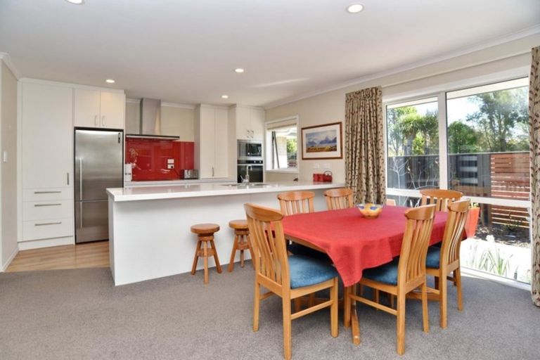Photo of property in 15a Canberra Place, Redwood, Christchurch, 8051