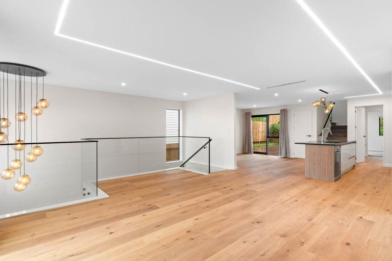 Photo of property in 16 Anehu Place, Greenhithe, Auckland, 0632