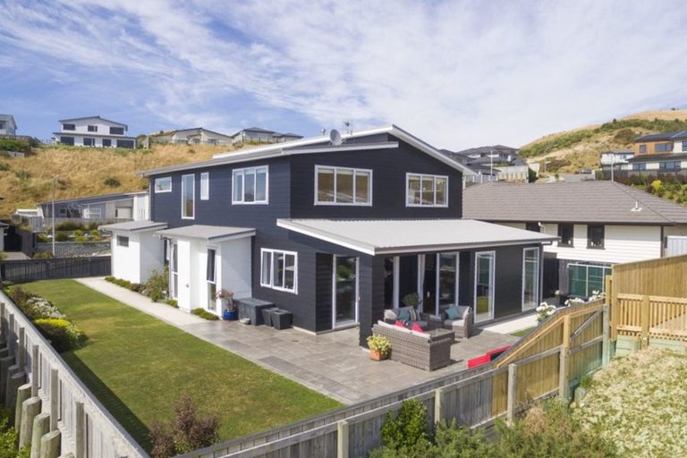 Photo of property in 117 Amesbury Drive, Churton Park, Wellington, 6037
