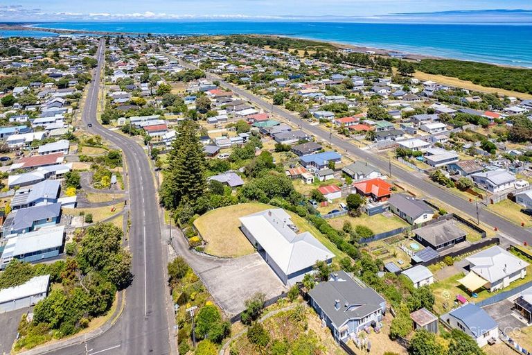 Photo of property in 153 Cornfoot Street, Castlecliff, Whanganui, 4501