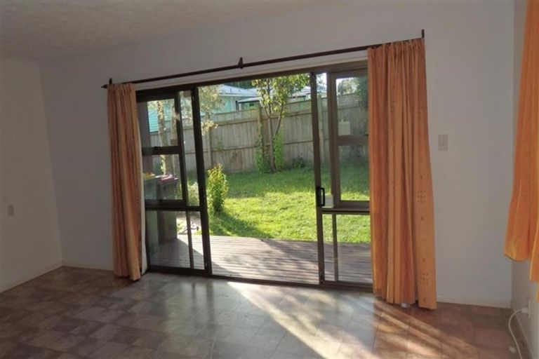 Photo of property in 14 Gills Avenue, Papakura, 2110