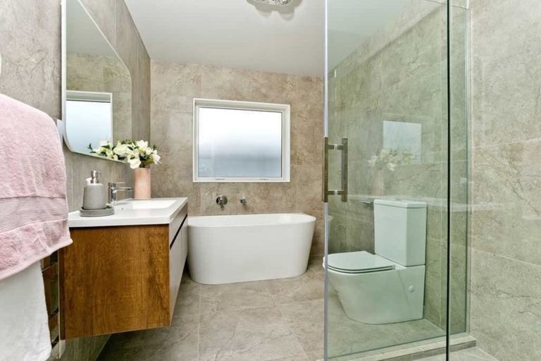 Photo of property in 37 Johns Creek Crescent, Silverdale, 0932